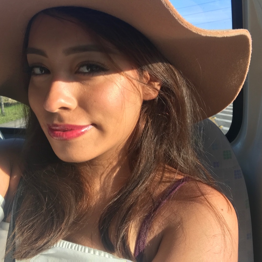 Meet your Posher, Denise